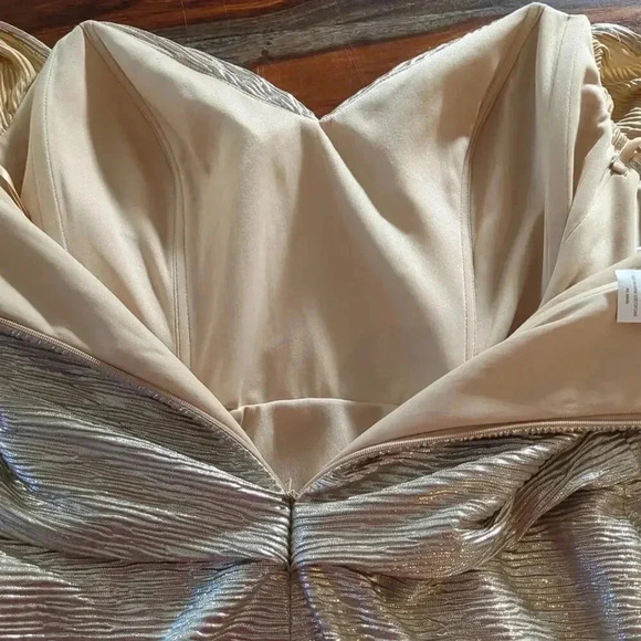 Rene by Rene Ruiz 3/4 Sleeve Draped Cocktail Dress in Champagne Metallic - Picture 10 of 11